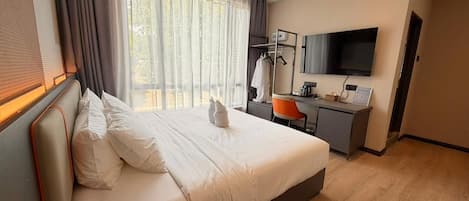 Deluxe Double Room | Desk, laptop workspace, free WiFi