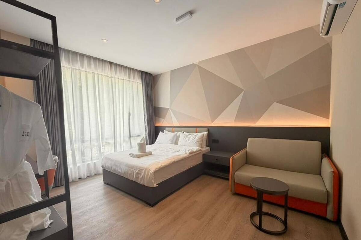 Triple Room | Desk, laptop workspace, free WiFi