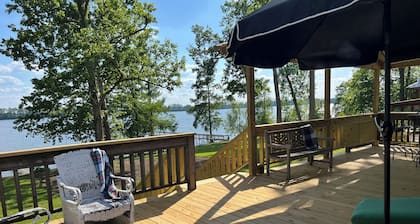 Eagle Lake Hideaway
Beautiful 3 bedroom Lakefront home
Peaceful Private lot