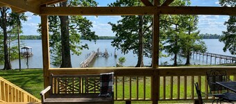 Eagle Lake Hideaway 
Beautiful 3 bedroom Lakefront home
Peaceful Private lot