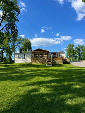 Exterior - Eagle Lake Hideaway 
Beautiful 3 bedroom Lakefront home
Peaceful Private lot (Vicksburg)