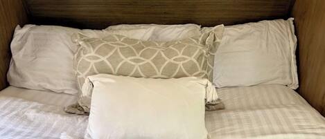 WiFi, bed sheets