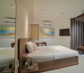 Deluxe Room, Balcony, City View | Minibar, desk, laptop workspace, free WiFi - Aries Boutique Hotel Vung Tau (Vung Tau)