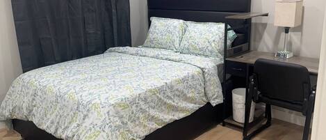 Room, 3 Bedrooms, Smoking