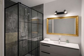 Bathroom - Maison 6 pers entièrement climatisée à proximité de St -Tropez (GASSIN)