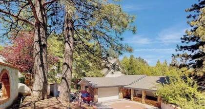 Spacious 4BR Cabin in Running Springs • AC • Mountain Escape”