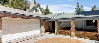 Spacious 4BR Cabin in Running Springs • AC • Mountain Escape”
