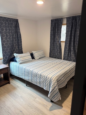 WiFi, bed sheets - The Fitzgerald House (Homer)
