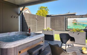 Terrace/patio - Amazing home in Stavenisse with swimming pool (Stavenisse)
