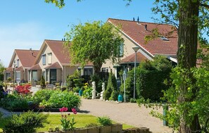 Exterior - Amazing home in Stavenisse with swimming pool (Stavenisse)