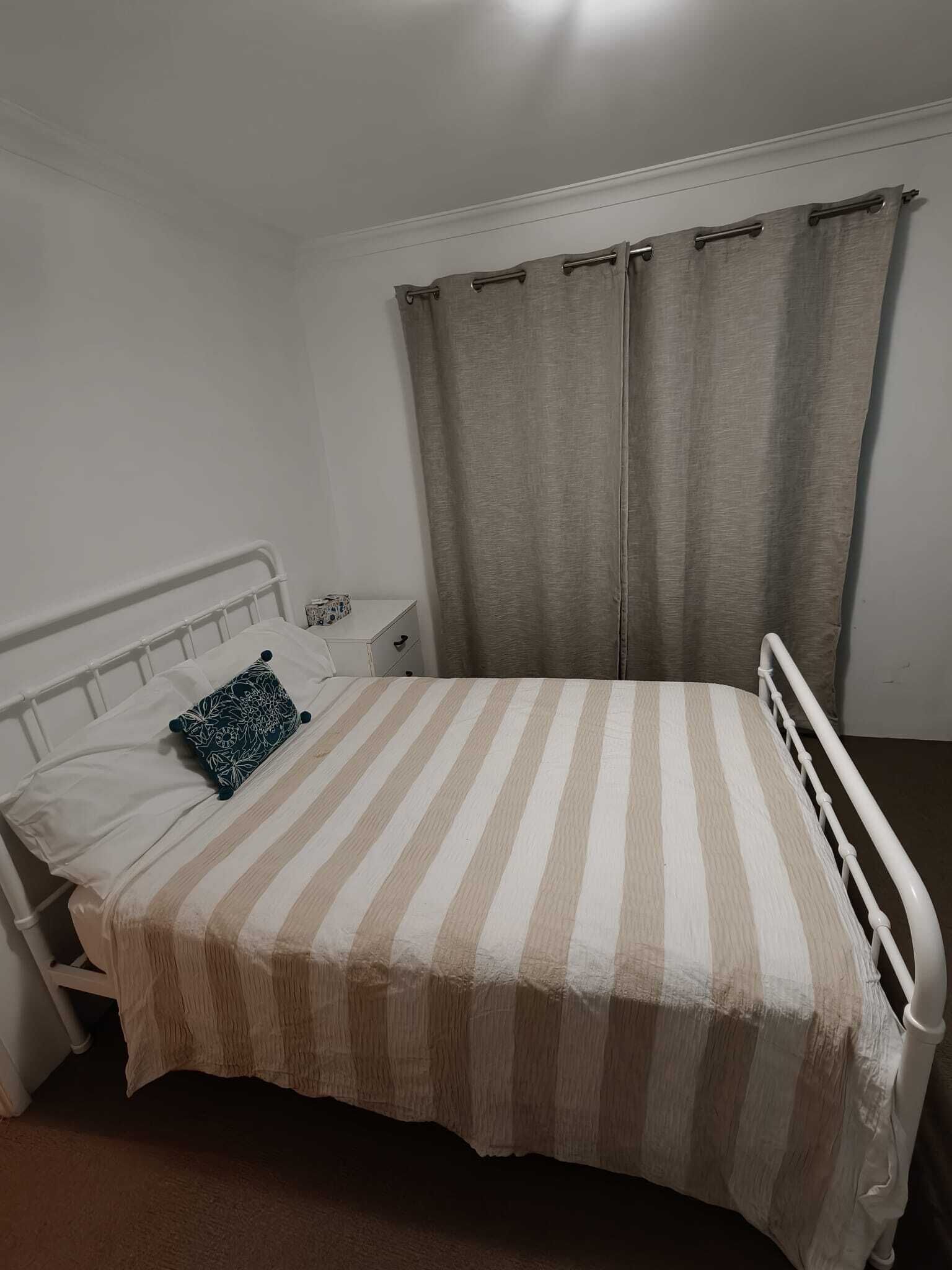 WiFi, bed sheets