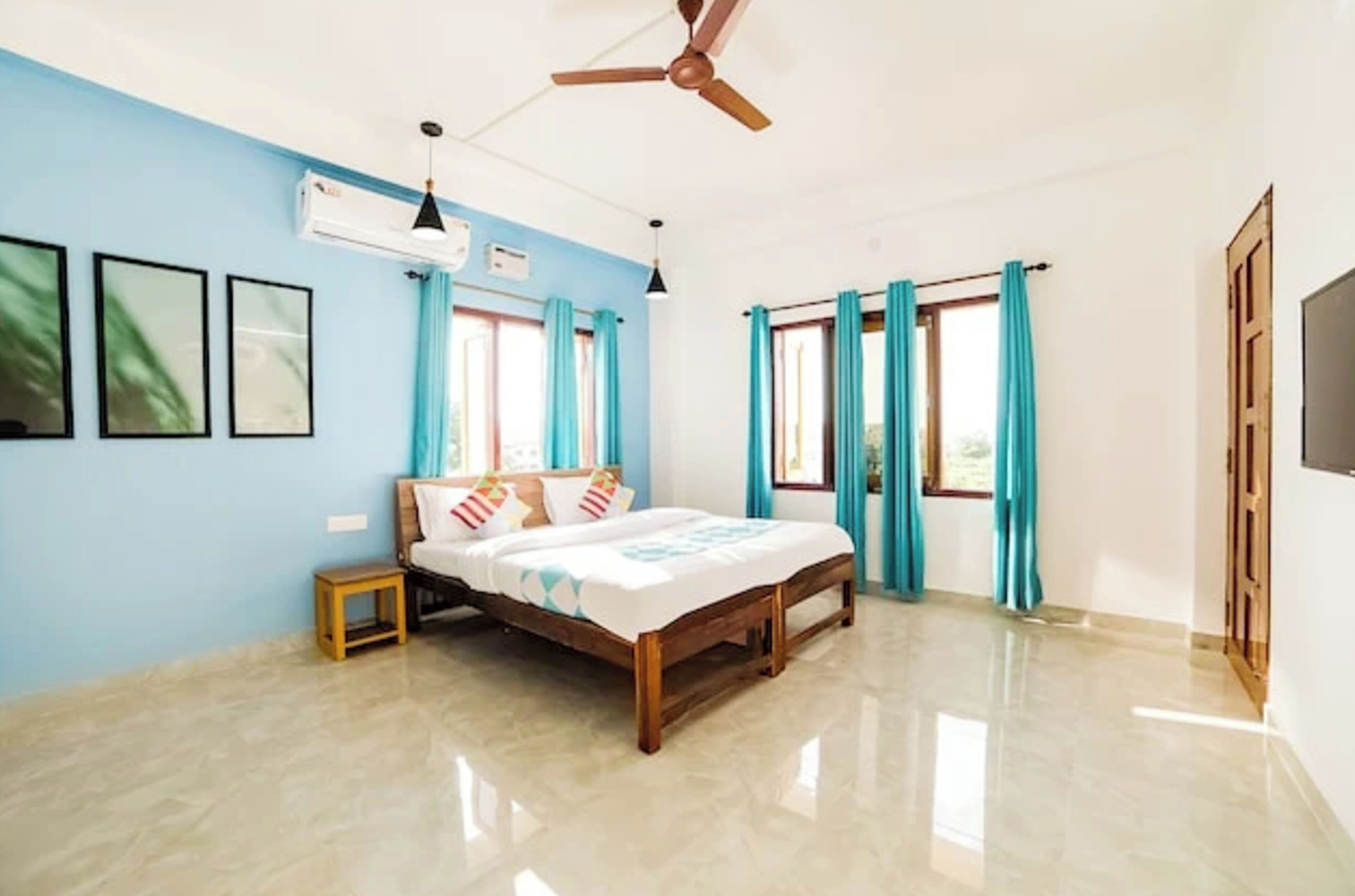 Deluxe Double Room, Multiple Beds, Air conditioning | Hypo-allergenic bedding, desk, soundproofing, free WiFi