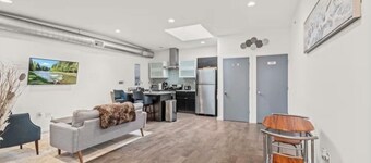 SPACIOUS 2BR 2BATH Bi-Level Near STADIUMS, Fishtown NoLibs & Center city.