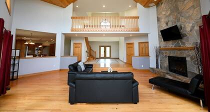 Peaceful house with 5 bedrooms & pool