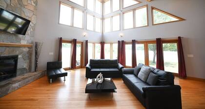 Peaceful house with 5 bedrooms & pool