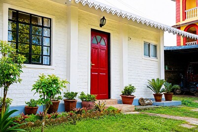 Cozy Kalimpong Studio stay W/Breakfast by Homeyhuts