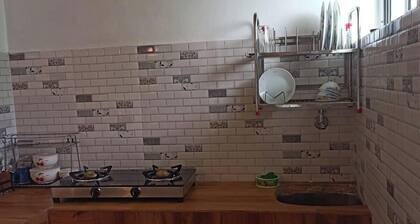 Cozy Kalimpong Studio stay W/Breakfast by Homeyhuts