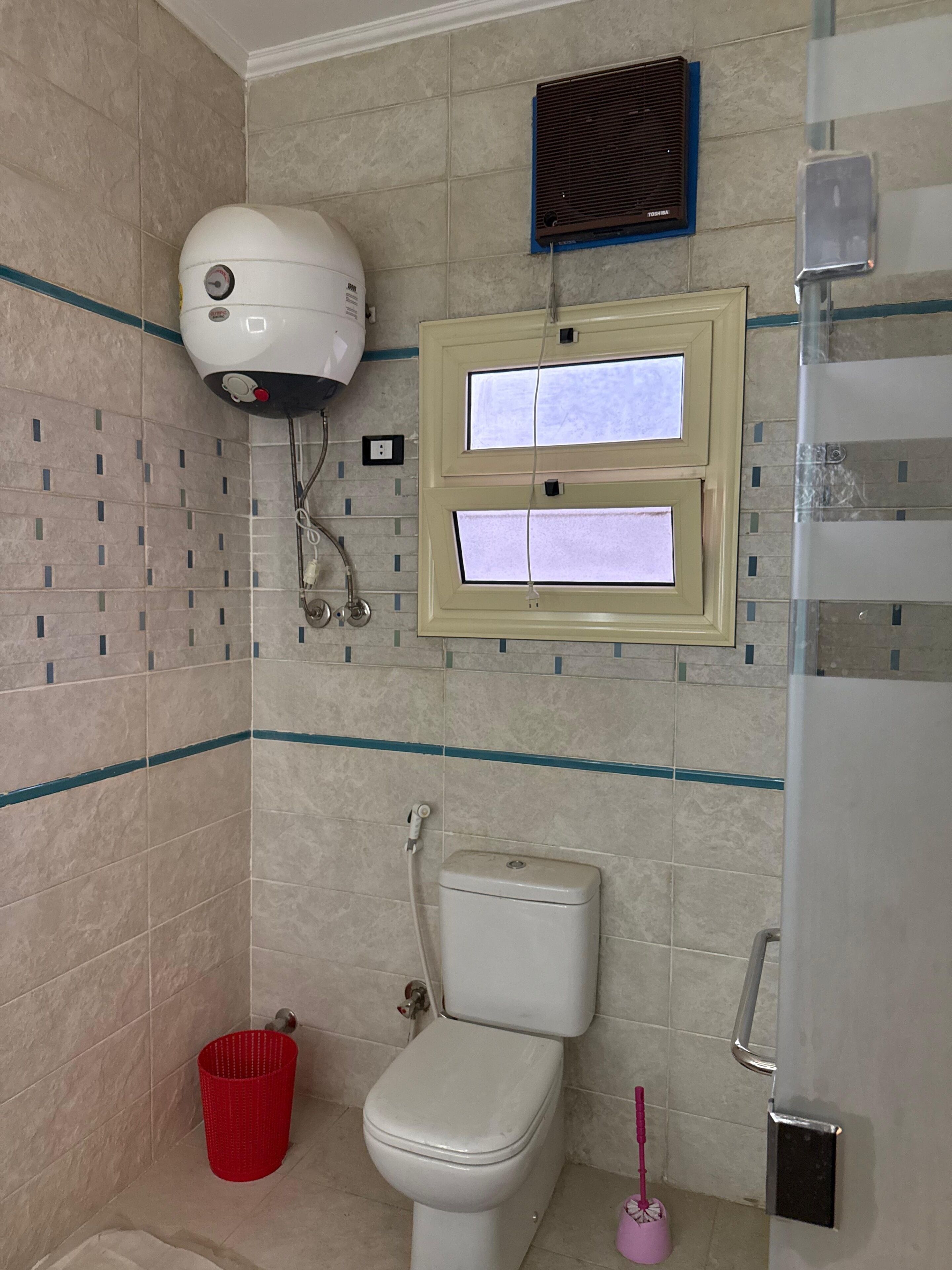 Toallas, jabón, papel higiénico