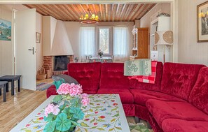 TV, fireplace - 2 bedroom amazing home in Visby (Visby)
