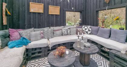 Cozy home in Floda with WiFi