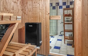 Sauna - Awesome home in Uddevalla with sauna (Uddevalla)