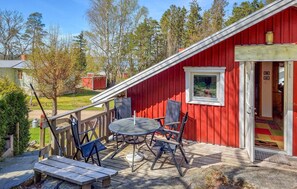Outdoor dining - Awesome home in Uddevalla with sauna (Uddevalla)