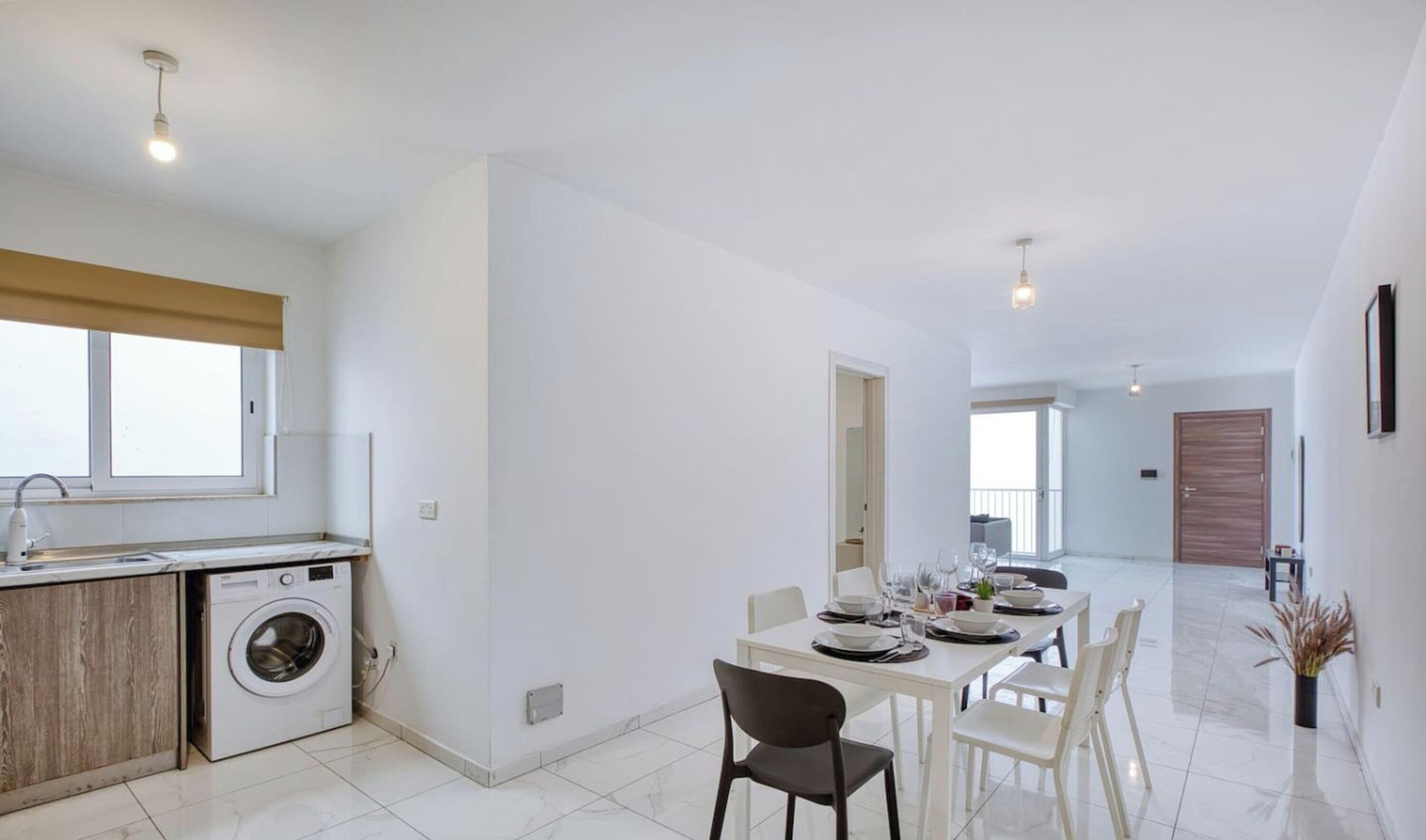 Apartment, Smoking