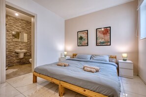 Apartment - Spacious 4 Bedroom 4 Bathrooms Apartment (Pieta)