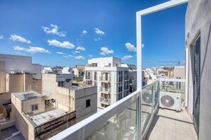 Apartment - Spacious 4 Bedroom 4 Bathrooms Apartment (Pieta)