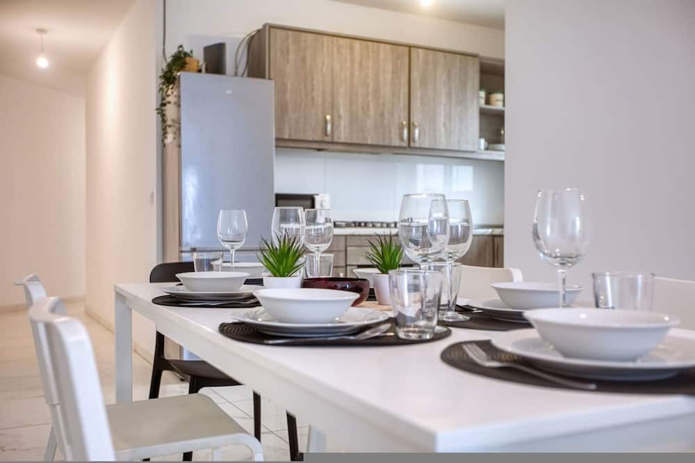 Spacious 4 Bedroom 4 Bathrooms Apartment