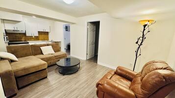 House, 2 Bedrooms, Accessible, Smoking | Living room