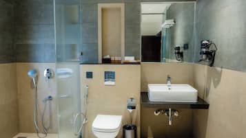 Towels, soap, shampoo, toilet paper