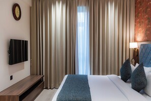 Executive Room | Free WiFi - Akaya Elegance (Ahilyanagar)
