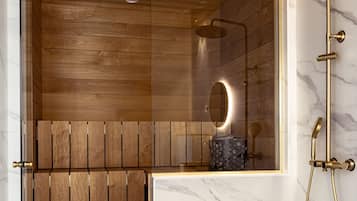 Luxe studio, en-suite badkamer (sauna) | Badkamer | Een douche, een haardroger, handdoeken, zeep