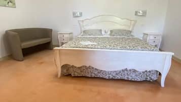 Chambre Double Deluxe, vue cour intérieure