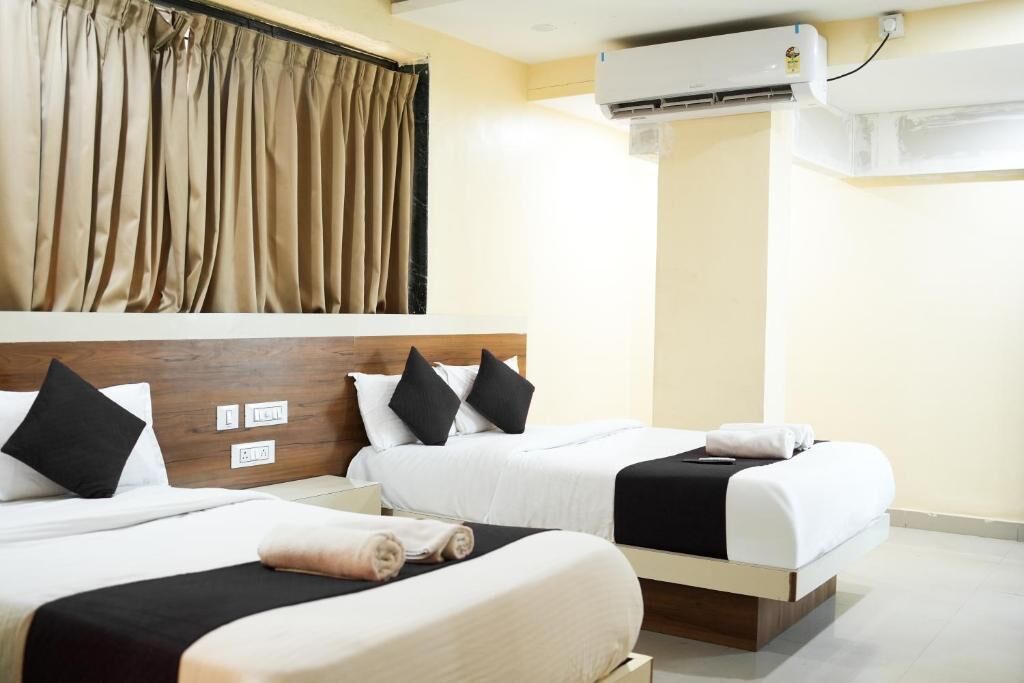Family Room, Balcony, City View | In-room safe, desk, laptop workspace, soundproofing