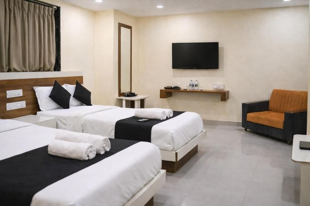 Family Room, Balcony, City View | In-room safe, desk, laptop workspace, soundproofing
