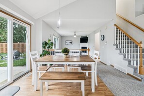 Dining - Charming 3-Bedroom House in Omaha – Quiet Stay Near Local Attractions (Omaha)