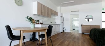 Modern Studio Near Burnie | Cozy & Bright