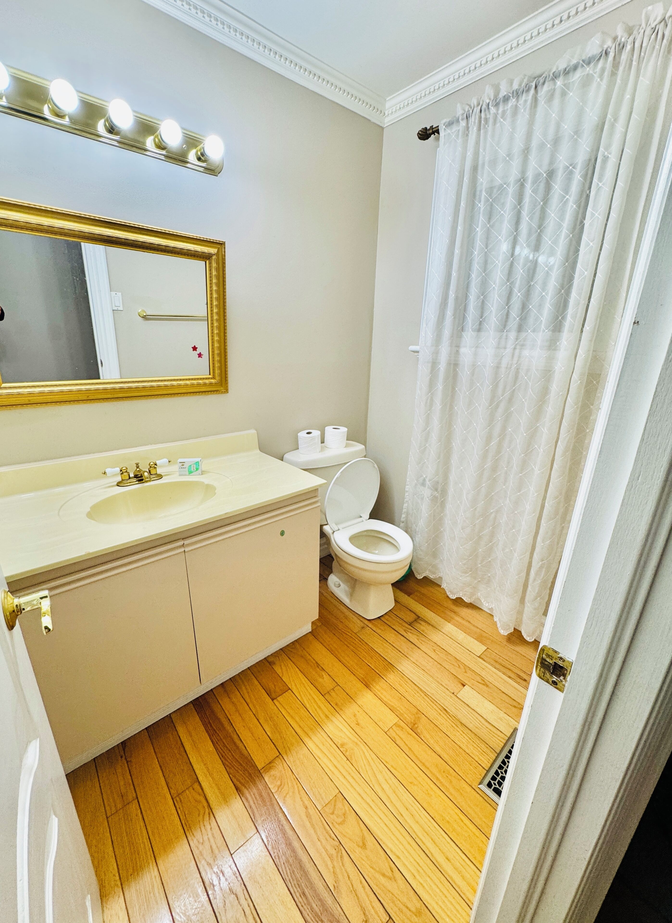House, Multiple Bedrooms, Accessible, Smoking | Bathroom