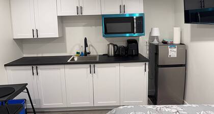 Room-haven in the Prairies 1BR S