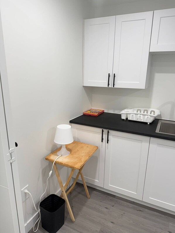 Room, 1 Bedroom, Smoking | Interior
