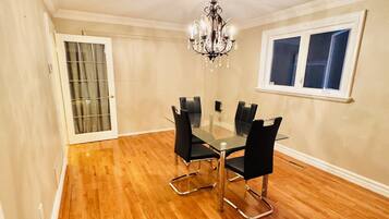 Ferienhaus, Mehrere Schlafzimmer, barrierefrei, Raucher | Speisen