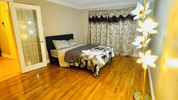 House, Multiple Bedrooms, Accessible, Smoking
