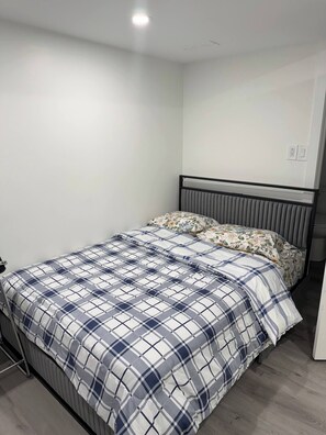 Room, 2 Bedrooms, Smoking | 2 bedrooms