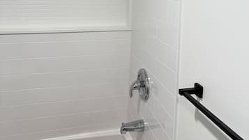 Room, 2 Bedrooms, Smoking | Bathroom