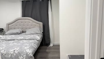 Room, 2 Bedrooms, Smoking | 2 bedrooms