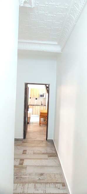 Departamento de lujo, vista al jardín | Interior