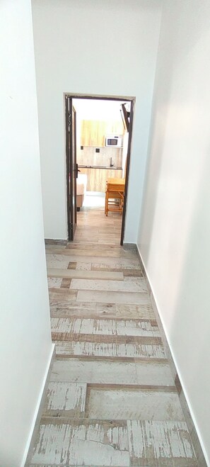 Departamento de lujo, vista al jardín | Interior