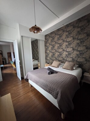 Room - Vrbo Property (Pau)